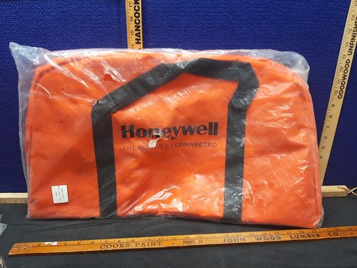 Honeywell SALISBURY Arc Flash Kleidungstasche SKBAG 40 CAL Factory Sealed Brandneu - Bild 1 von 9
