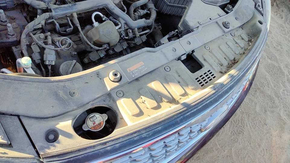 2014 Kia Sorento Top Plastic Cover Above Radiator Support Sight Shield Oem - Image 2 of 4