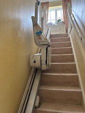 Stair Lift: Handicare 950 in very good condition, straight rail.