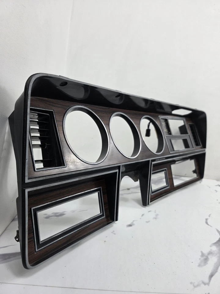81-93 DODGE Ram D150 D250 Ramcharger Instrumento Tablero Bisel Ajuste Panel Madera Foto 2 de 4