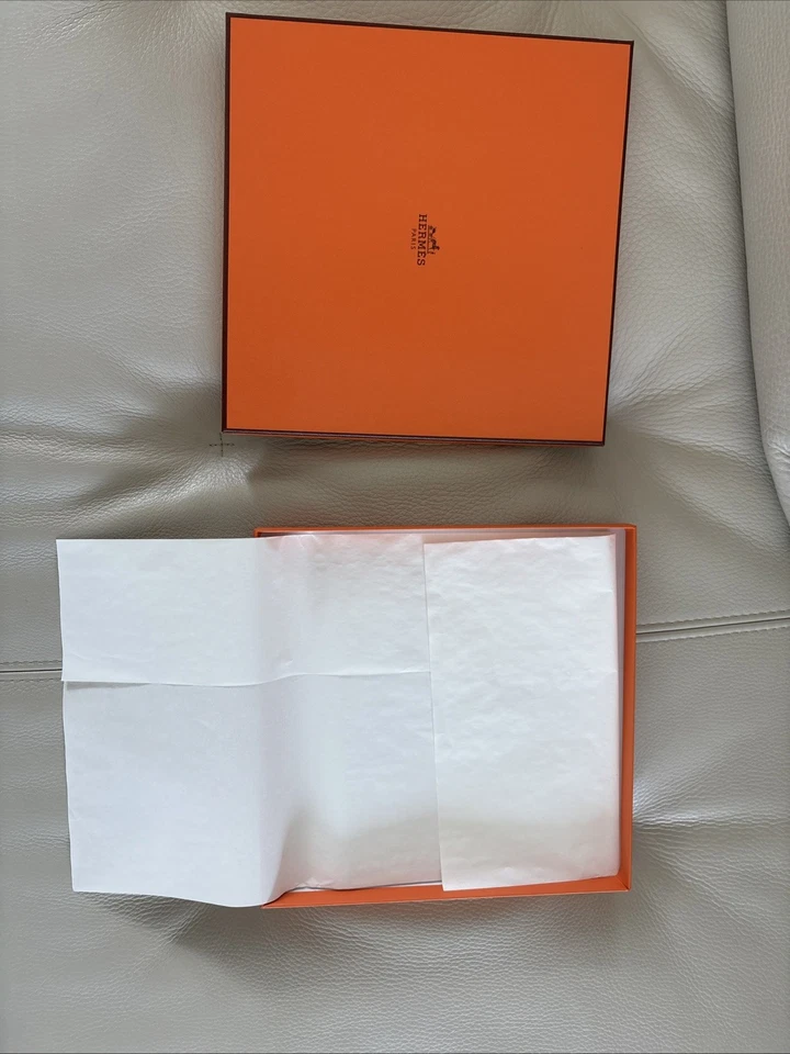 [Rank S] HERMES Carre 90 100% Silk Scarf "CAVALIER EN FORMES" Green made France  - Image 3 of 4