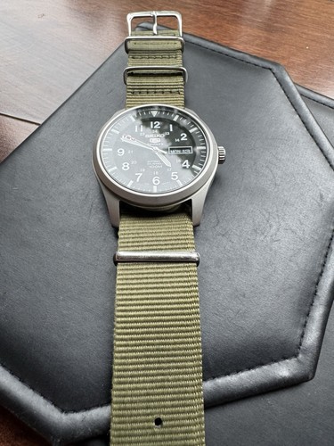 Seiko 5 SNZG15 Military Men's Matte Black Field Pilot Automatic Watch 7S36-03J0 - 第 3/5 張圖片