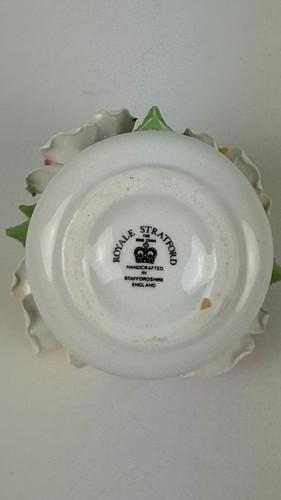 Royale Stratford Bone China Flowers Roses Staffordshire England Figurine - Picture 5 of 5
