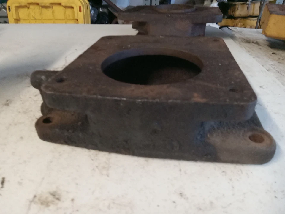 Adaptador Bellhousing Jeep CJ Commando 941185 V6 a T-14 65-70 Foto 3 de 4