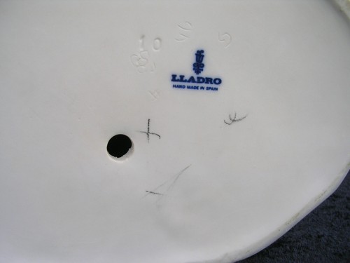 LLADRO MATE 837 "ESTUDIANTE FLAUTISTO" RETIRED, WITH BOX Glossy Porcelain - Picture 10 of 12