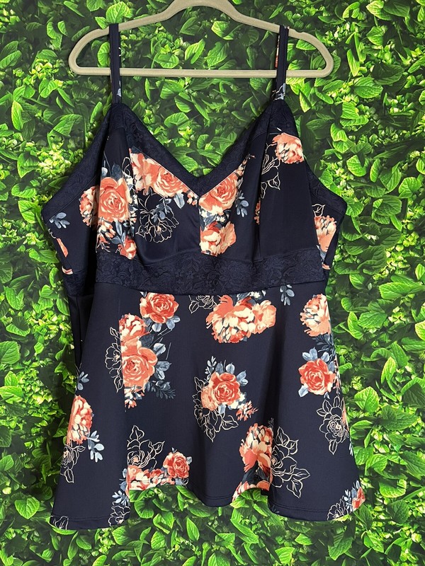 TORRID NAVY FLORAL SCUBA KNIT PEPLUM CAMI SIZE 5