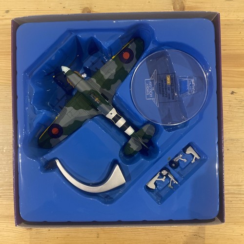 The Aviation Archive Limited Edition Hawker Hurricane MKIIC Die Cast 1:72 - Picture 2 of 7