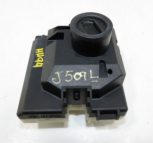 A2059008010 Mercedes C Class W205 Genuine Ignition Start Button Barrel Unit - Picture 12 of 18