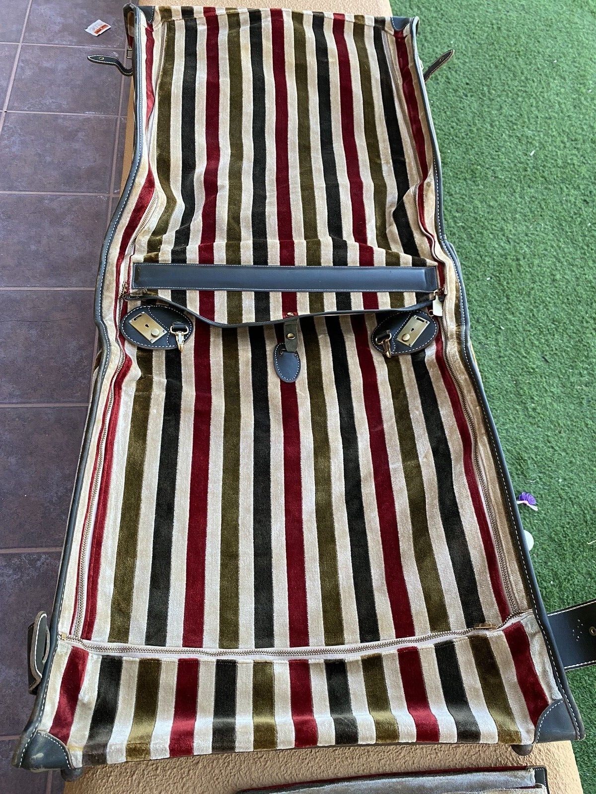 Picture 16 of 24