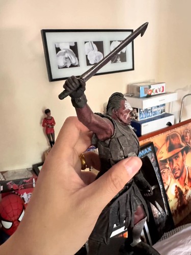 Asmus Toys LOTR8IN003 8 inch The Lords of the Rings Lurtz Action Figure Model - Picture 5 of 6