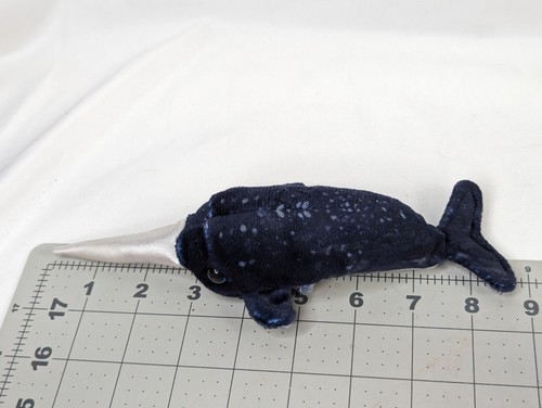 Juguete de peluche Folkmanis Mini Narwal marioneta de dedo 8,5 pulgadas - Imagen 8 de 8