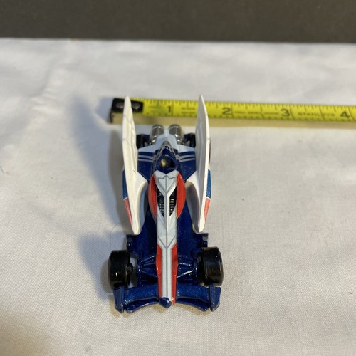 Hot Wheels Auto Marvel Disney 100 Captain America 1:64 Spielzeugauto zur Sammlung hinzufügen - Bild 2 von 11