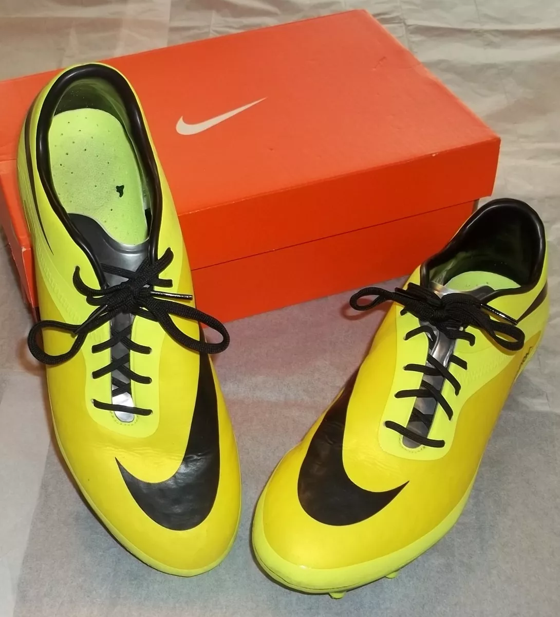 Hypervenom soccer top cleats size 8