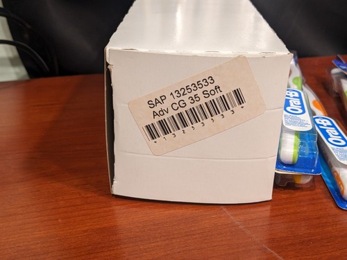 Box mit 12 neuen OS Oral-B Advantage Soft Compact 35 Zahnbürsten  - Bild 4 von 6