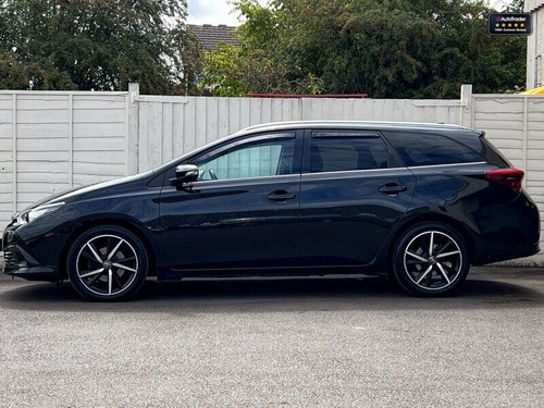 2017 Toyota Auris 1.2 VVT-i Design Touring Sports 5dr Petrol CVT Euro 6 (s/s) (S - Picture 6 of 24