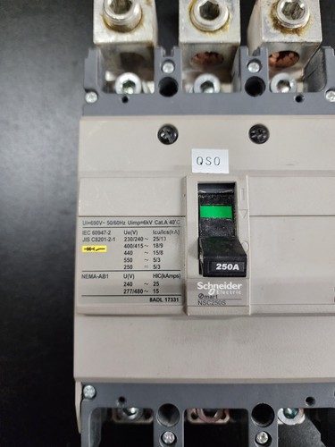Schneider Electric NSC250S Interruttore automatico, 200 Ampere - Foto 2 di 8