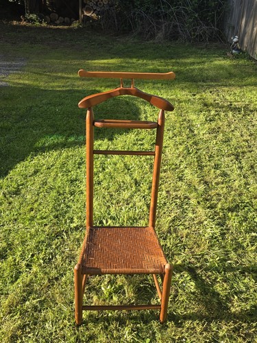 RARE FIND! Mid 20th Century Vintage Gentleman Valet Chair with Hanger Top & Tray - Picture 2 of 16