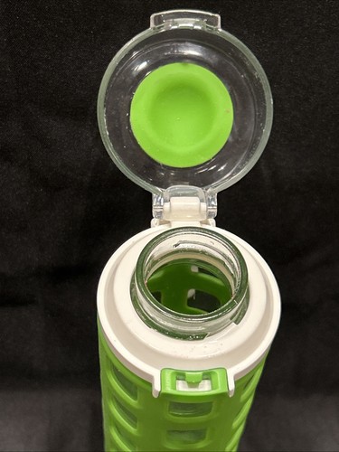 Ello Syndicate Glas Wasserflasche mit One Touch Klappdeckel 20 Unzen Grün - Bild 5 von 7