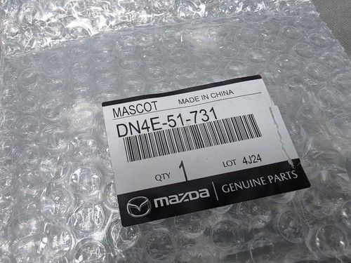 GENUINE MAZDA MX-30 REAR LOGO BADGE NEW DN4E-51-731 - Picture 6 of 6