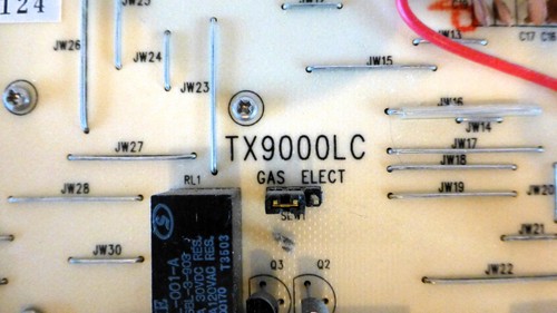 Programmable Thermostat Lux  TX9000LC  AC Heat HVAC - Working - Picture 4 of 4