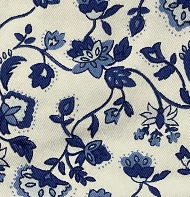 Tela de pato impresa de 7 1/4 yardas azul blanco floral flor peso ligero ballena NUEVO Foto 4 de 4