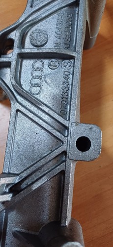 Supposto binario Audi R8 cod. 079133340 - Foto 2 di 2