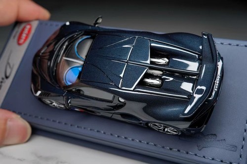 LS 1:43 LOOKSMART Bugatti all-carbon imitation car model Divo Dark Blue Carbon - Picture 15 of 26