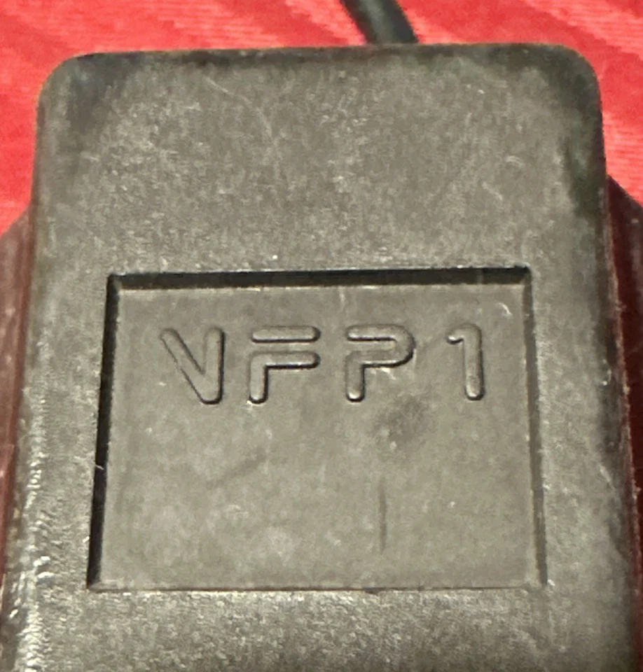 VFP-1/10 Single Piano-Style Sustain Pedal with Polarity Switch Made in Italy - Image 2 of 4