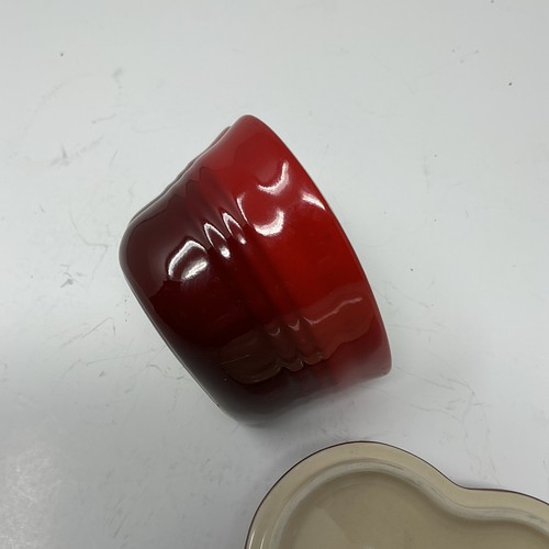 Le Creuset Heart Shape Stoneware Red 8 oz - Ramekin w/Lid 4" width - Picture 5 of 7