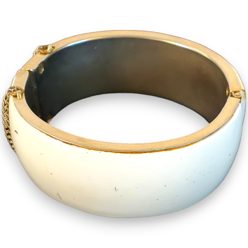 VTG White Enamel Gold Tone Hinged Bangle Bracelet Safety Chain 2.5" Chunky - Picture 2 of 11