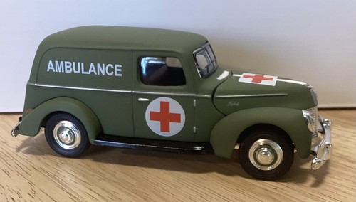 Golden Wheels Ford 1940 U.S. ARMY Ambulance Diecast Vintage Car - Picture 2 of 12