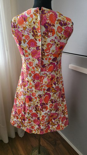 Vintage Printed Dress - Picture 6 of 6