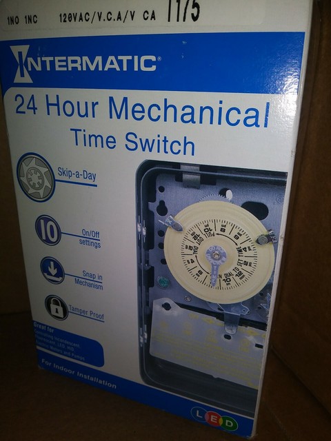Intermatic T175 125 V 60 Hz 24 Hour Dial Time Switch W