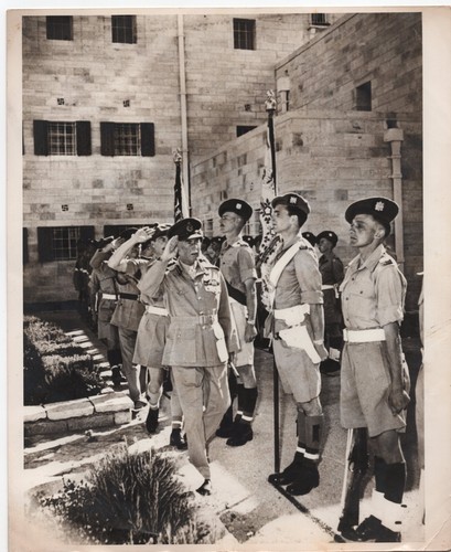 Palästina Foto britischer General Cunningham verlässt Jerusalem 48 Associated Press - Bild 1 von 3