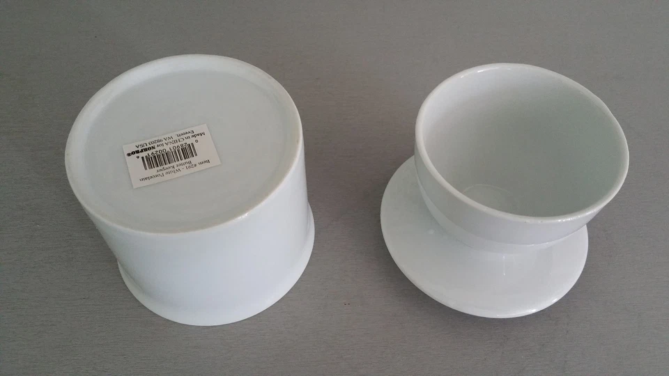 Tarro de mantequilla de porcelana blanca NORPRO 291 4" sin usar con tapa Foto 4 de 4