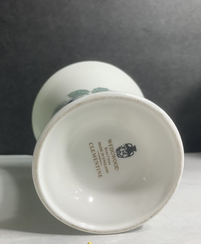 WEDGWOOD ENGLAND CLEMENTINE FOOTED VASE - Picture 5 of 7