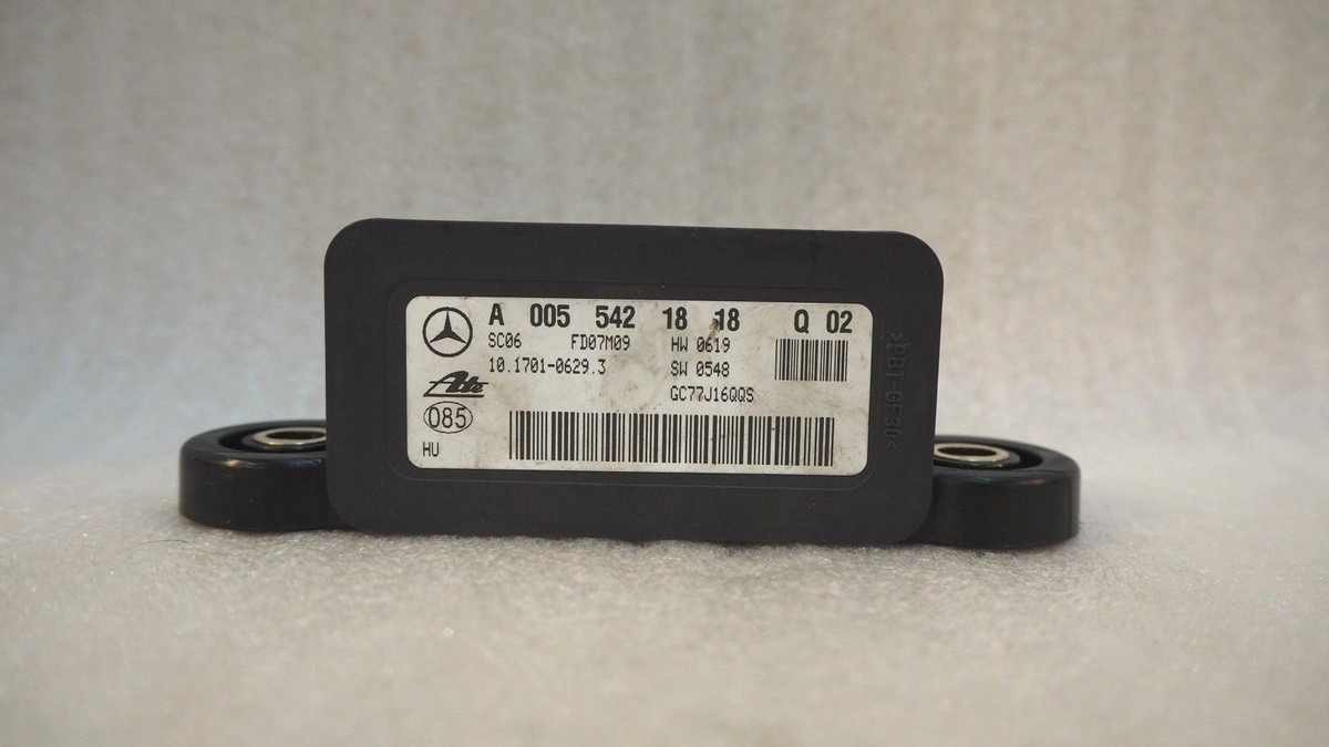 メルト MERCEDES BENZ W204 C180 2008 YAW TURN RATE SPEED SENSOR UNIT