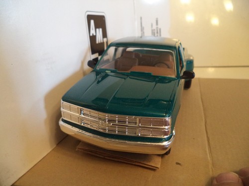 AMT Ertl Dealer Promo 1995 Chevy 3500 Ext. cab Silverado Dually 1/25  NEW IN BOX - Picture 2 of 9