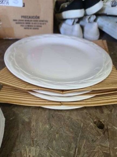 20-PIECE PFALTZGRAFF DINNERWARE SET - Picture 11 of 12