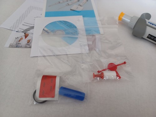Pipetta meccanica Eppendorf 1 canale 30-300 yl 31200000.100 nuova IMBALLO ORIGINALE - Foto 9 di 12