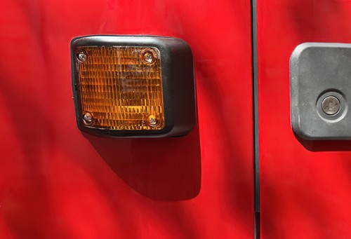 Side Indicator Turn Signal Light 12V REPLACEMENT FOR 20520039 Volvo VNL - Picture 5 of 6