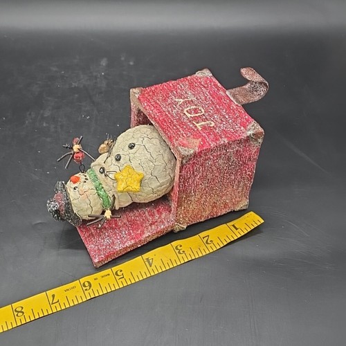 Wackel Schneemann in Freude Truhe 7" Harz Strumpf Kleiderbügel Rasierimporte - Bild 6 von 6