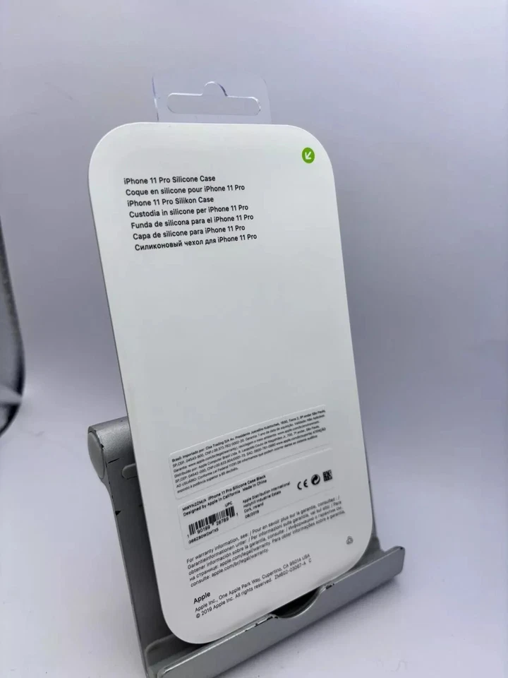 Cover in silicone Per Apple iPhone 11 Pro Nero Originale Apple - Immagine 2 di 2