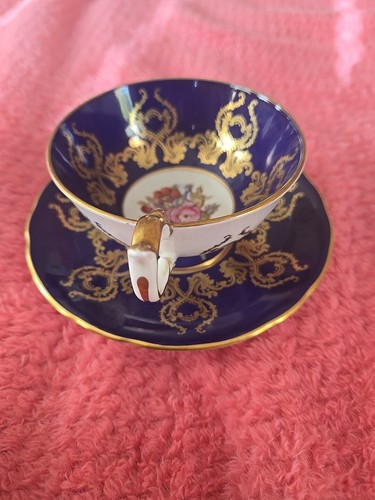 Taza de té y platillo Aynsley JA Bailey rosa col oro rosa pergamino en azul cobalto - Imagen 7 de 7