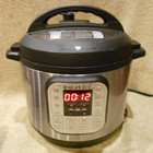 Instant Pot Pressure Cooker DUO60 V3  - 7-in-1 Programmable 6 QT Cooker -SEE!!