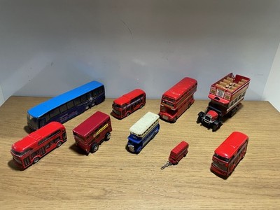 Konvolut Druckguss Modellbusse, teils Klassiker, teils Oldtimer Bus Sammlung