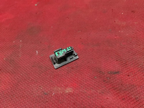 CROSSTREK FORESTER WRX DASHBOARD GLOVE BOX COURTESY LIGHT LAMP CONTROL SWITCH - Picture 3 of 5