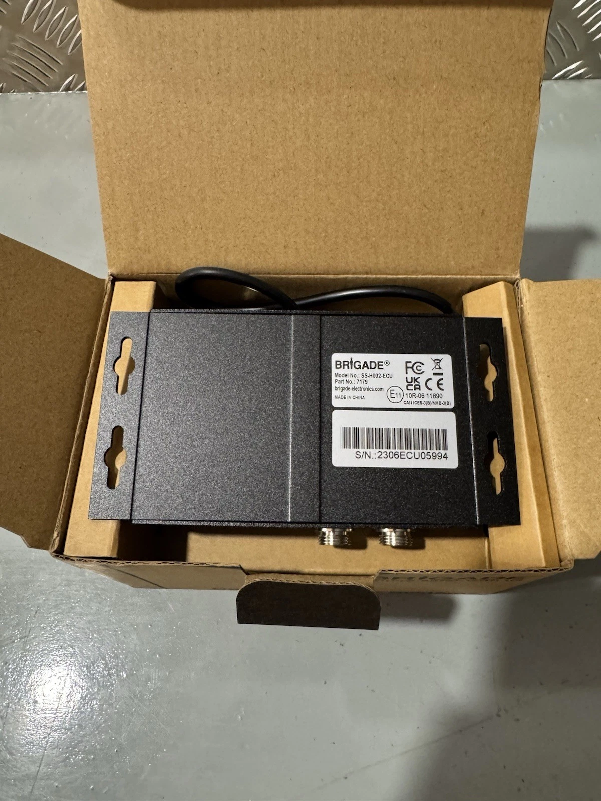 Brigade SS-H002 Twin Camera Screen Splitter AHD 7178 PGB Brand New In Box 6