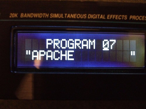 Alesis Quadraverb Plus Upgrade Eprom version 2.03 et NEUF écran blanc sur noir