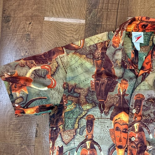 Camisa SPEEDO Para Hombre Talla L Manga Corta Botón Frontal Poliéster Campamento Tribal Hawaiano - Imagen 3 de 10